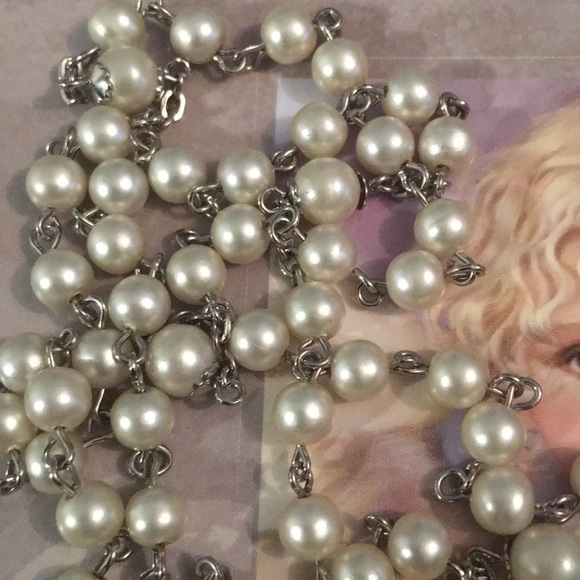 Vintage faux pearl rosary Italy silver finish Catholic religious Crucifix - Picture 6 of 9